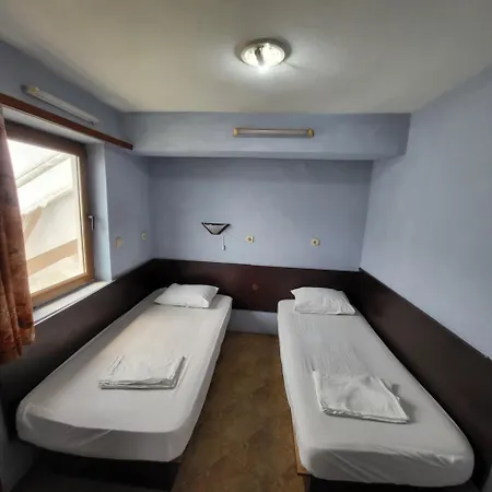 Auberge de jeunesse Botanika *